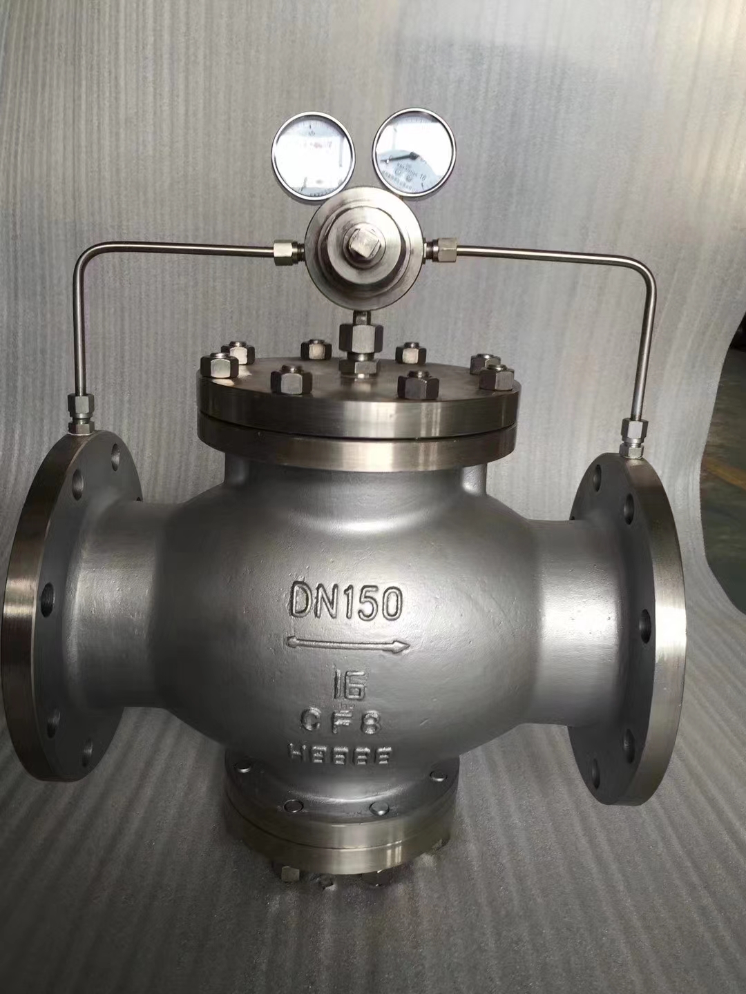 氧氣減壓閥高清實物圖片.jpg 氧氣減壓閥高清實物圖片.jpg