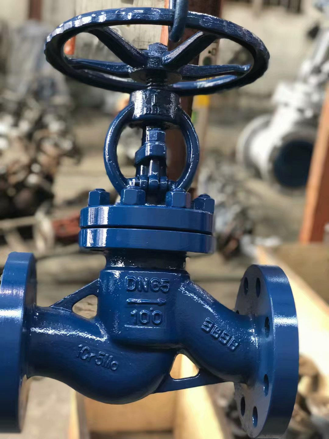 鉻鉬鋼截止閥實(shí)物圖片 鉻鉬鋼截止閥實(shí)物圖片